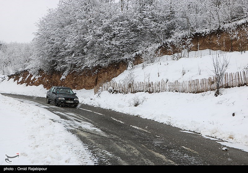 برف محورهای مواصلاتی استان اصفهان را در بر گرفت