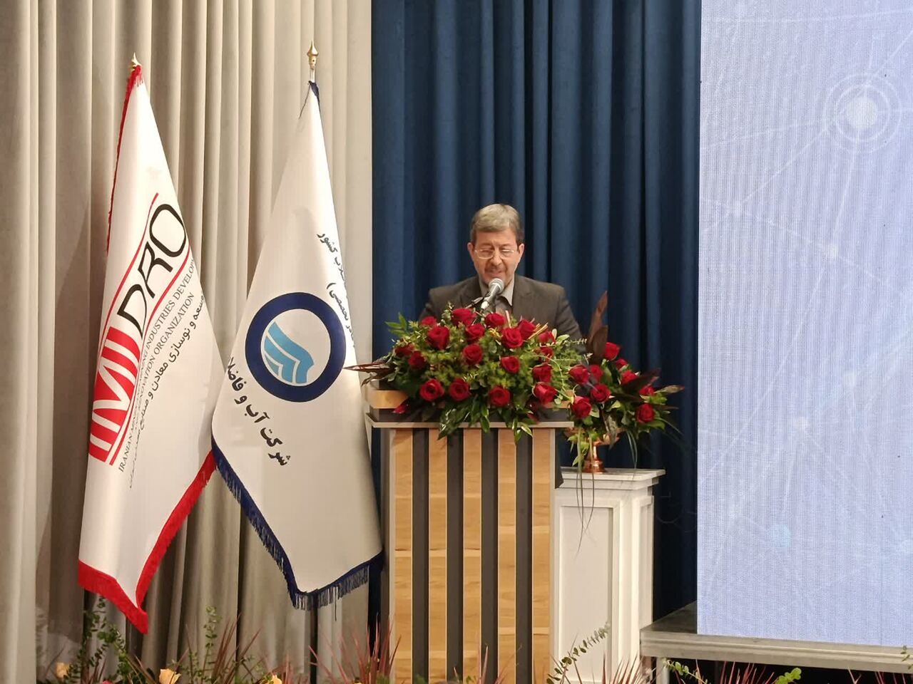 استاندار اصفهان: پساب را باید منبعی ارزشمند دانست نه پسماند